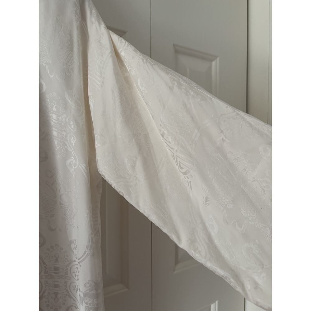 Artistic Palace Women's Silk White Embroidered Robe L - Picture 9 of 10